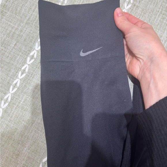 Nike Dry Fit Leggings - Picture 2 of 5